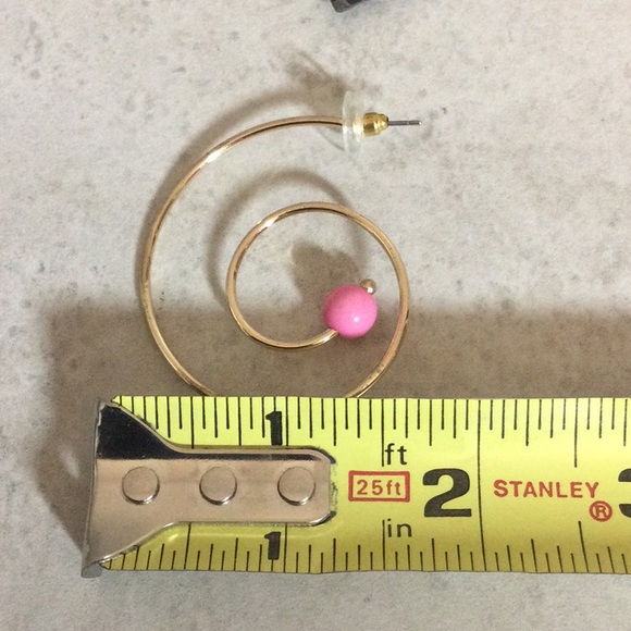 NWT Free Press gold swirl earrings with pink bead - Picture 7 of 7